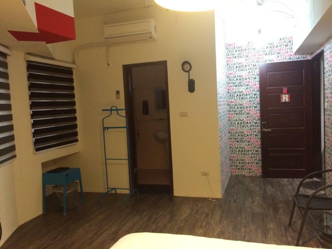 Traveler Station R15 Apartman Kaohsziung Kültér fotó