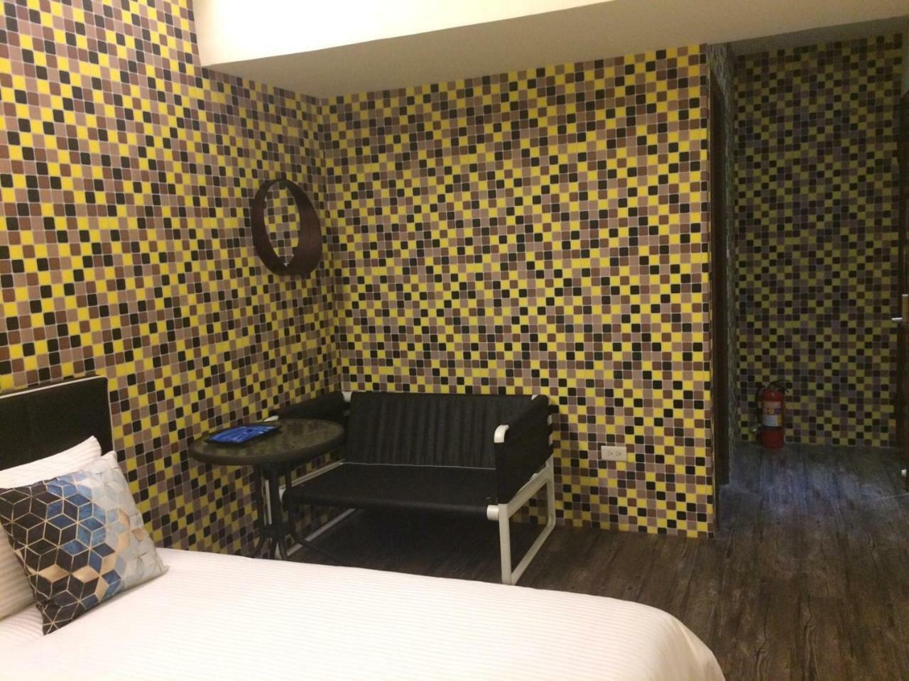 Traveler Station R15 Apartman Kaohsziung Kültér fotó