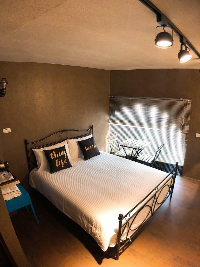 Traveler Station R15 Apartman Kaohsziung Kültér fotó