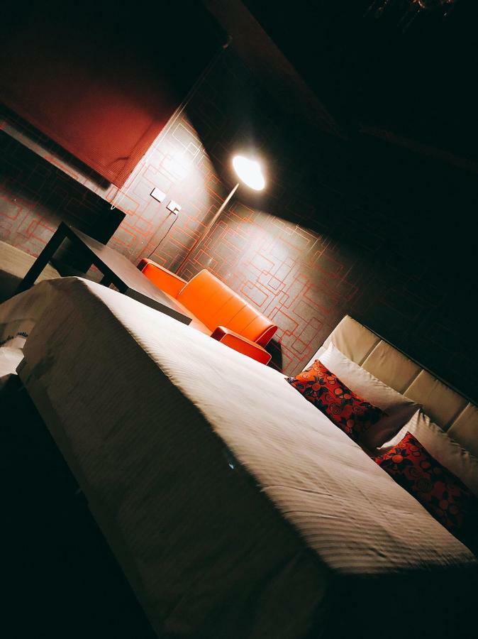 Traveler Station R15 Apartman Kaohsziung Kültér fotó